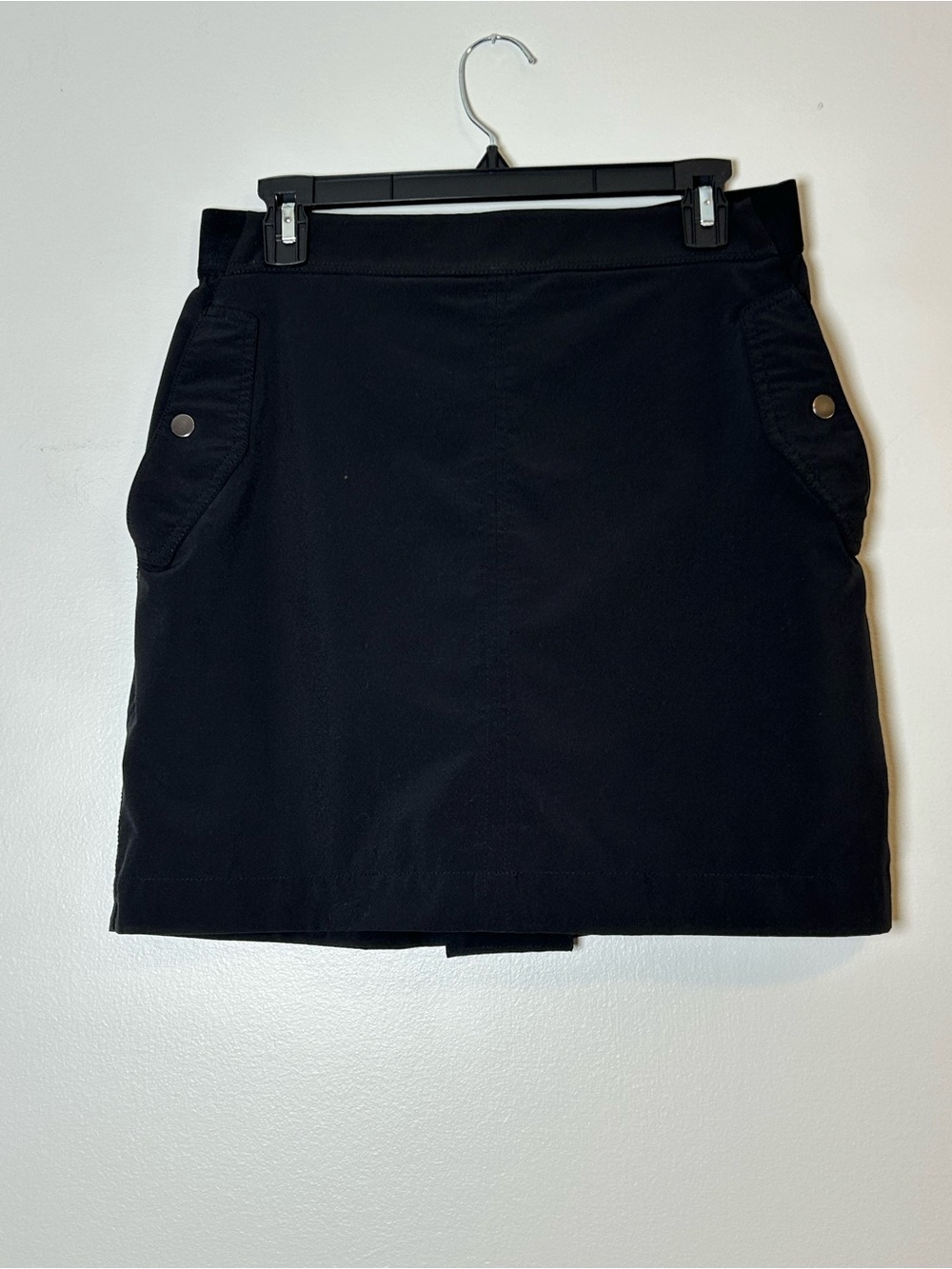 Athleta Vienna cargo skort size 12 black stretch athletic travel skirt